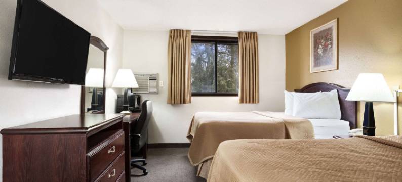 拉波特/密歇根城地区Travelodge by Wyndham酒店(Travelodge by Wyndham la Porte/Michigan City Area)图片