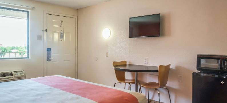 德克萨斯梅斯基特 - 罗迪奥 - 会议中心 6 号汽车旅馆(Motel 6 Mesquite, TX - Rodeo - Convention Ctr)图片