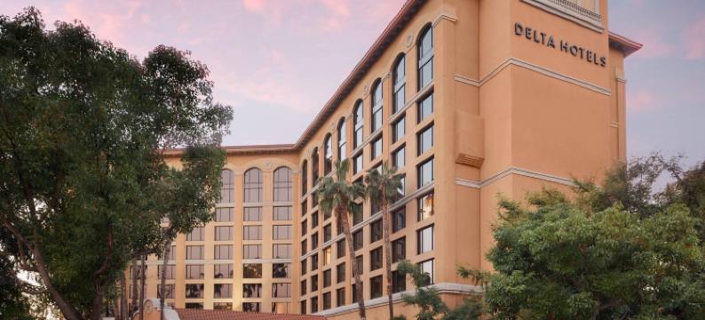 阿纳海姆加登格罗夫万豪德尔塔酒店(Delta Hotels Anaheim Garden Grove)图片