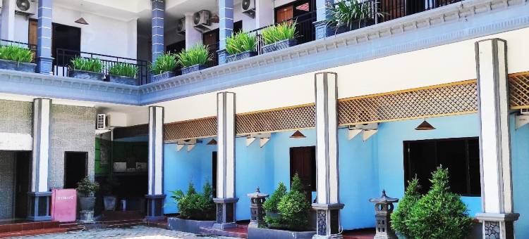 Hotel Salma Syariah Mitra RedDoorz Near Terminal Baru Kediri图片