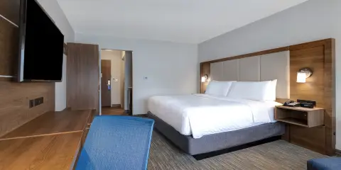 底特律迪爾伯恩智選假日套房酒店