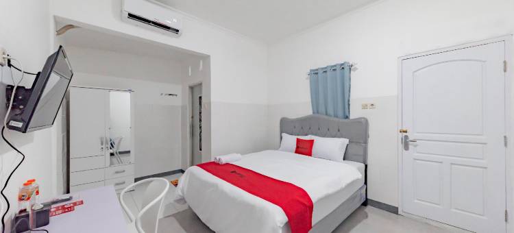 红门酒店沙亚里亚尼尔阿伦阿伦芝勒杜芝勒贡(RedDoorz Syariah Near Alun Alun Ciledug Cirebon)图片