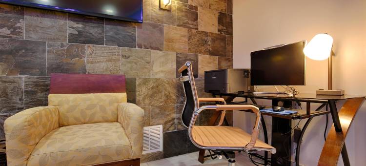 太平洋丛林镇贝斯特韦斯特套房酒店(Best Western the Inn  Suites Pacific Grove)图片