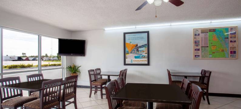 维罗海滩I-95豪生酒店(Howard Johnson by Wyndham Vero Beach/I-95)图片