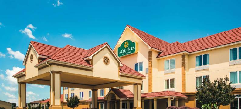 拉塞尔维尔拉昆塔温德姆套房酒店(La Quinta Inn & Suites by Wyndham Russellville)图片