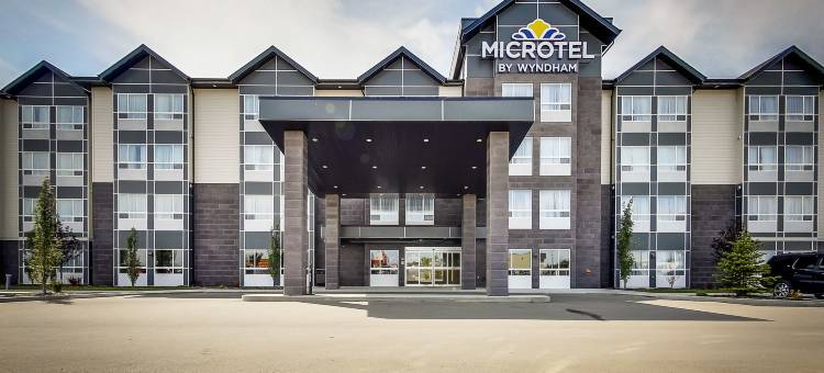 雷德迪尔温德姆套房麦客达酒店(Microtel Inn & Suites by Wyndham Red Deer)图片