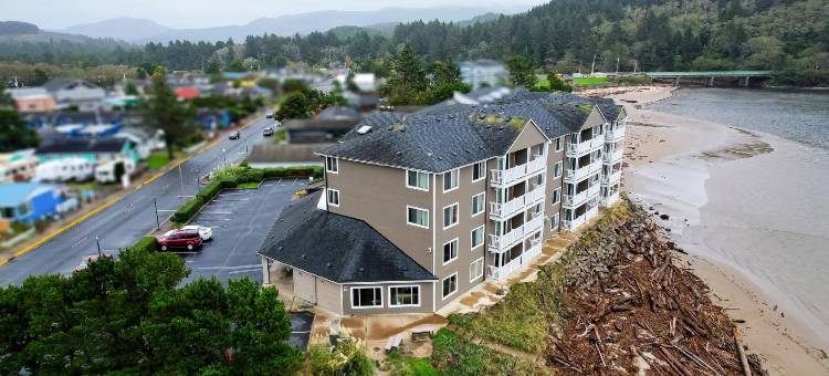 OYO林肯城西莱茨湾海滨酒店(Siletz Bay Beachfront Hotel by OYO Lincoln City)图片