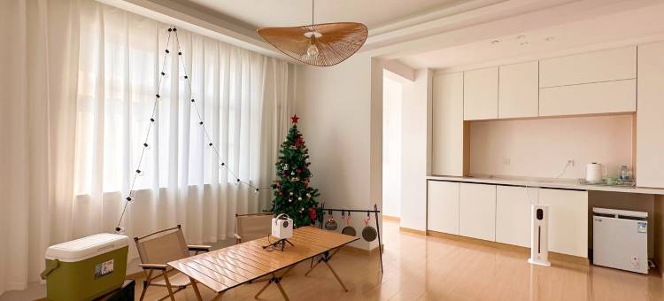 面板老板公寓(中源大道分店)图片