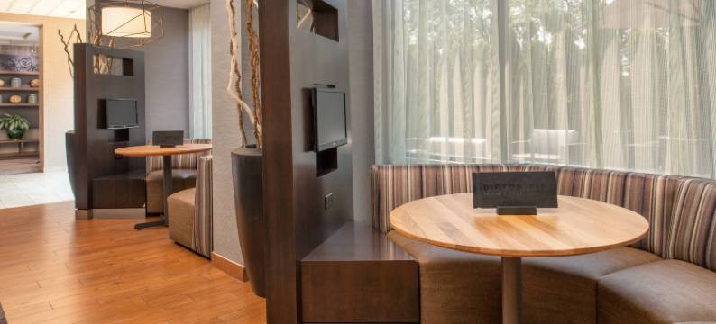 波特兰机场万怡酒店(Courtyard Portland Airport)图片