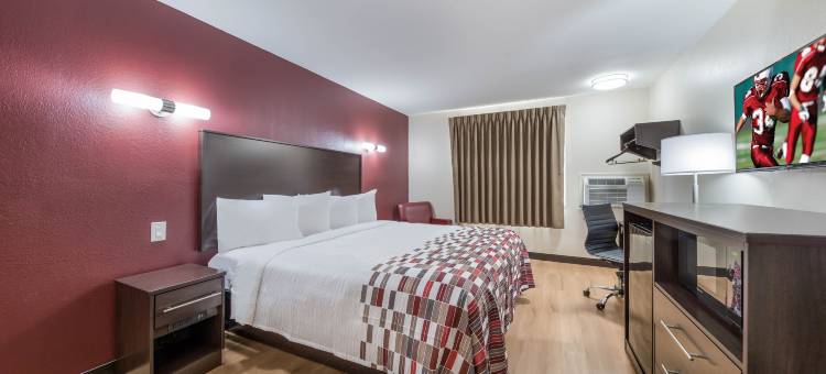 登顿红顶套房酒店(Red Roof Inn & Suites Denton)图片