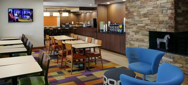 底特律法明顿山万枫酒店(Fairfield Inn & Suites Detroit Farmington Hills)图片