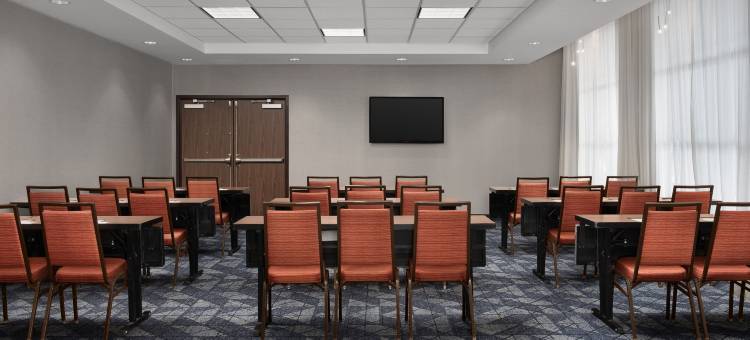 Courtyard Syracuse Downtown at Armory Square图片