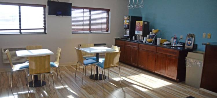 勒罗伊戴斯酒店-布卢明顿东南(Days Inn by Wyndham le Roy/Bloomington Southeast)图片