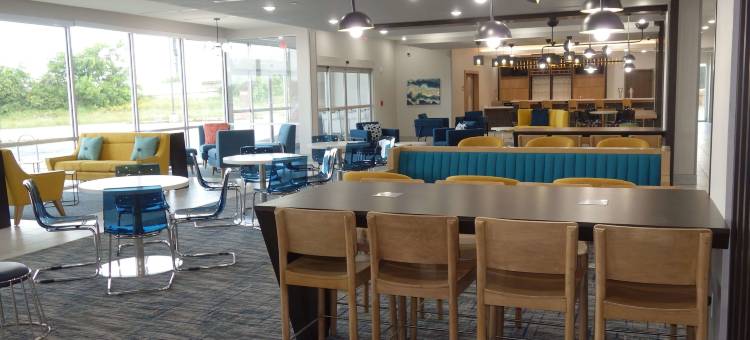 圣安东尼奥阿拉莫市拉昆塔温德姆套房酒店(La Quinta Inn & Suites by Wyndham San Antonio Alamo City)图片