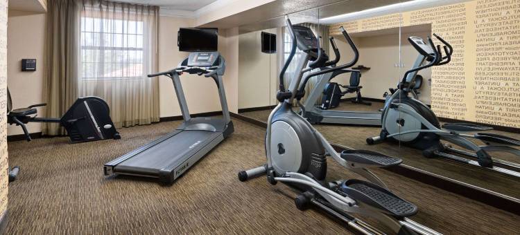匹兹堡机场拉昆塔温德姆酒店(La Quinta Inn by Wyndham Pittsburgh Airport)图片