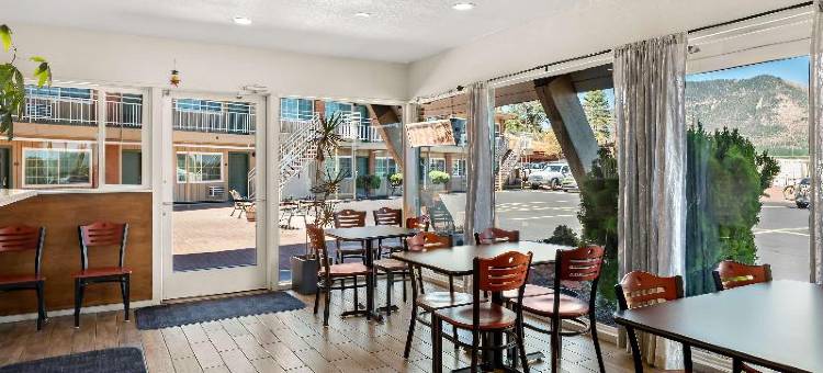 费拉格尔斯塔夫美洲最佳价值套房酒店(Americas Best Value Inn and Suites Flagstaff)图片