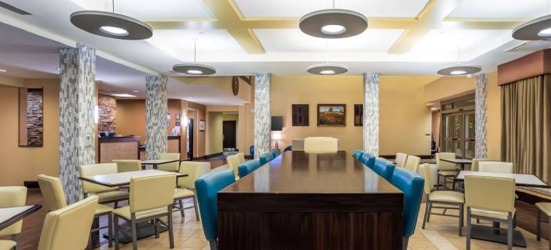 大学园区贝斯特韦斯特优质套房酒店(Best Western Plus University Park Inn  Suites)图片