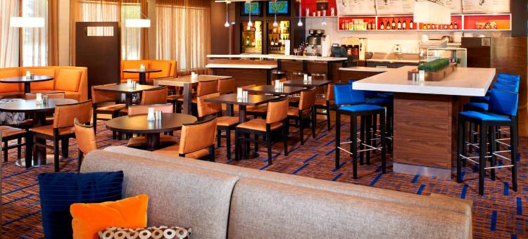 罗克福德万怡酒店(Courtyard Rockford)图片