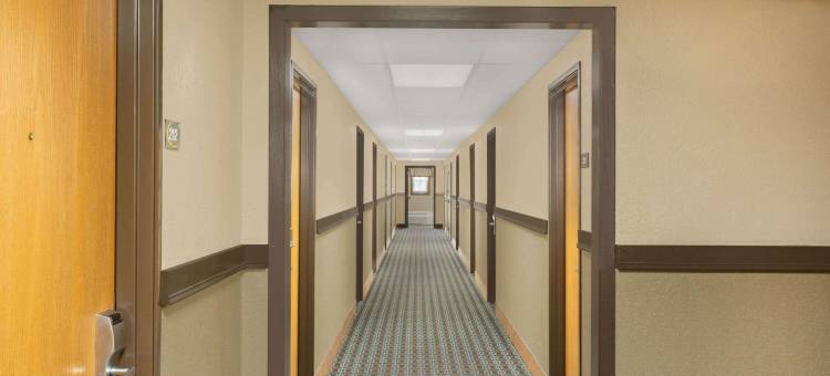 麦迪逊速8酒店(Super 8 by Wyndham Fort Madison)图片