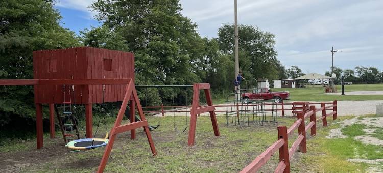 Loft Cabin #3 near beautiful Cedar River.图片