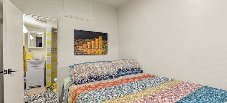 Downtown Blonde Bungalow w/Fully Fenced BIG YARD, AC, W/D, 2 Samsung Smart TVs图片