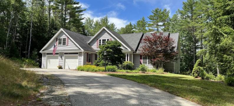Outdoor family fun on beautiful Messer Pond - 11 miles from Mt Sunapee!图片