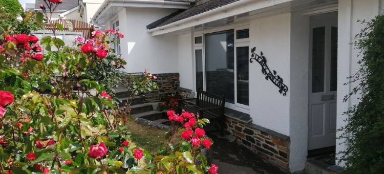 卡梅尔河口和大海无遮挡的壮丽全景度假屋(Uninterrupted spectacular views over the Camel Estuary and ocean.)图片