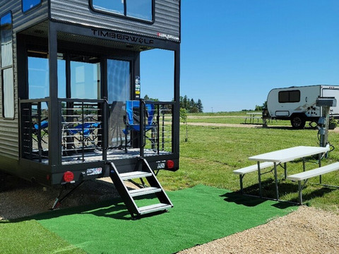 Ridgetop Retreat Tiny Home, Dakota MN