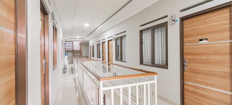 红多兹伊斯兰酒店-塔西马来亚波米宾馆(RedDoorz Syariah @ Boemi Guesthouse Tasikmalaya)图片