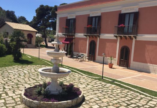 Relais Villa Giuliana Hotel Overview