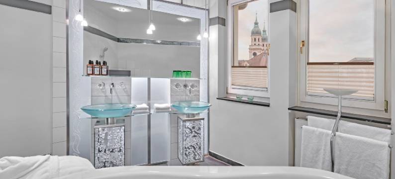 施沃泽阿德勒因斯布鲁克酒店(Hotel Schwarzer Adler Innsbruck)图片