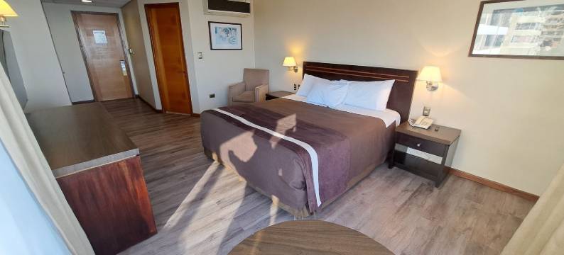 圣地亚哥德阿尔马格罗瓦尔帕莱索酒店(Hotel Diego de Almagro Valparaíso)图片