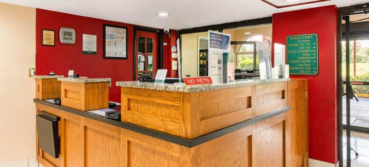 奥兰多机场凯艺套房酒店(Quality Inn & Suites Orlando Airport)图片