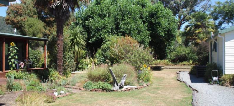 躲避拥挤的小径住宿和自行车之旅(Off the Beaten Trail ACC & Bike Tours)图片