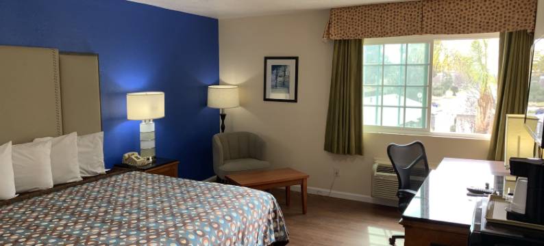 加利福尼亚旅馆套房贝克斯菲尔德(California Inn and Suites Bakersfield)图片