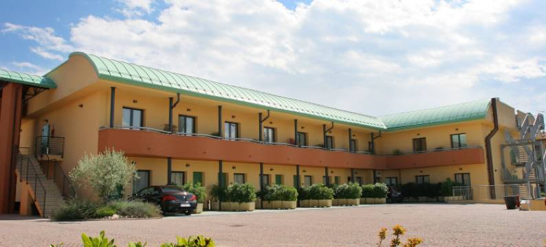 月亮酒店汽车旅馆马焦雷湖阿罗纳(Luna Hotel Motel Lago Maggiore Arona)图片