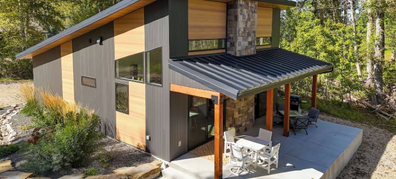 红色小屋附近的洛克溪度假村：靠近小溪的小木屋(Rock Creek Retreat Creekside Cabin Near Red Lodge)图片