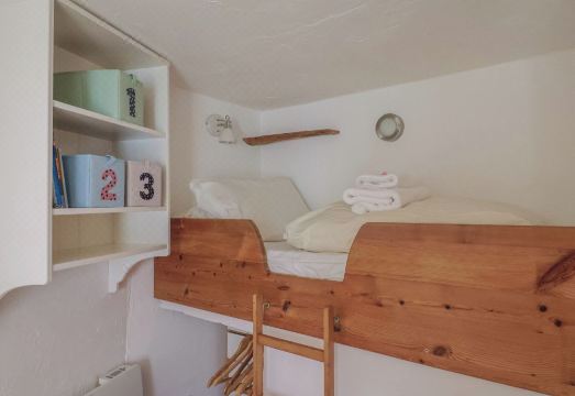 Cleve Cottage Hotel Overview