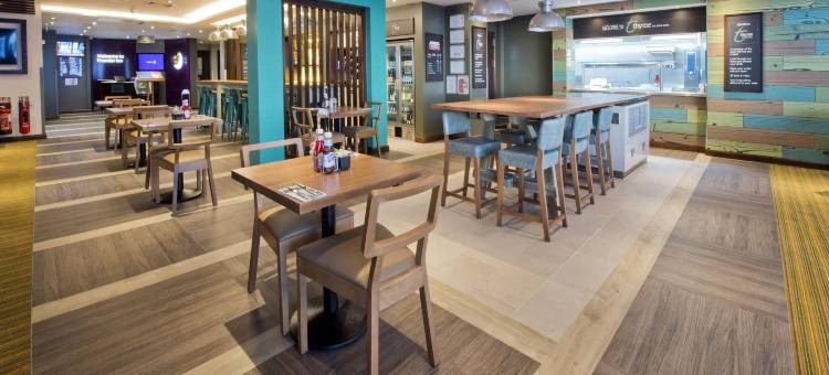 莱奇沃思花园城普瑞米尔酒店(Premier Inn Letchworth Garden City)图片