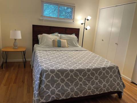 Peaceful One-Level Getaway in Silver Spring – Perfect for Elder Guests