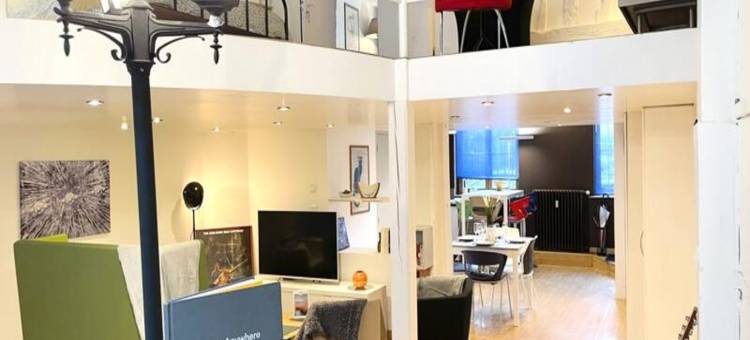 Artist's Loft Parking Standing图片