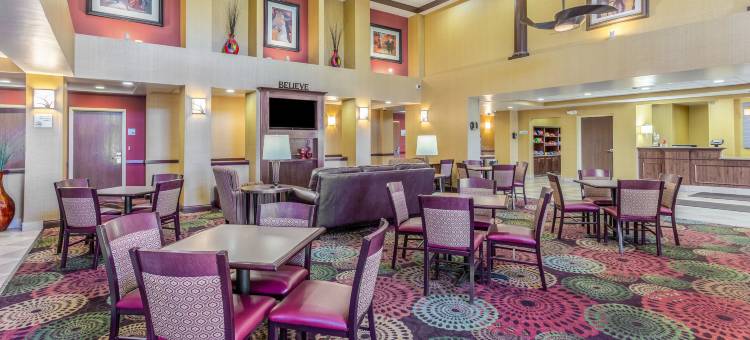 智选假日套房酒店草地滚球场(Holiday Inn Express & Suites BOWLING GREEN by IHG)图片