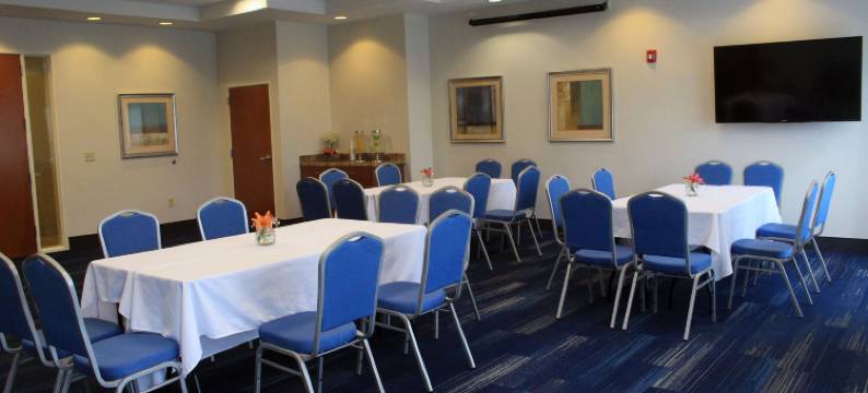 利兰-威尔明顿地区智选假日酒店(Holiday Inn Express LELAND - WILMINGTON AREA by IHG)图片