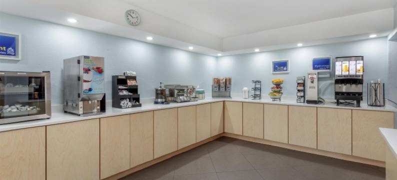 棕榈滩湖群贝斯特韦斯特酒店(Best Western Palm Beach Lakes)图片