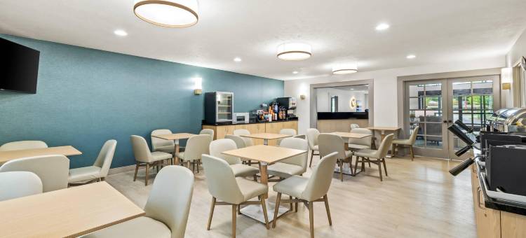 特拉弗斯城舒适酒店(Comfort Inn Traverse City)图片