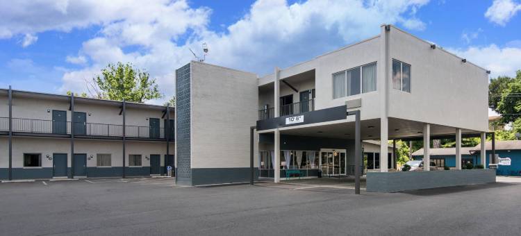 唐湖克拉克斯维尔-博伊顿品质酒店(Quality Inn - on the Lake Clarksville-Boydton)图片