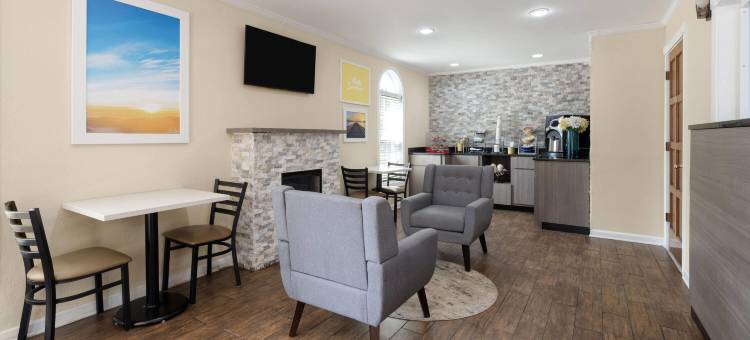 坎顿戴斯酒店(Days Inn by Wyndham Canton)图片