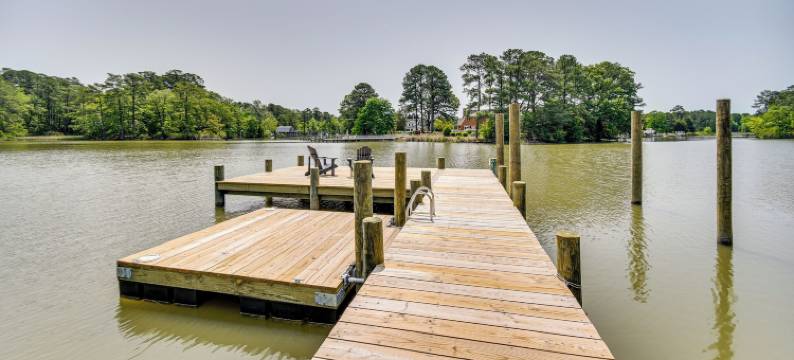 距格洛斯特15英里：滨水马修斯之家！(15 Mi to Gloucester: Waterfront Mathews Home!)图片