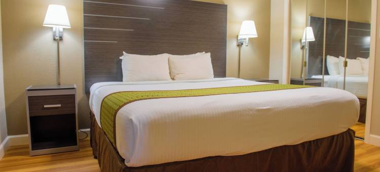 阿森斯I-65凯隆波因特酒店(Clarion Pointe Athens I-65)图片