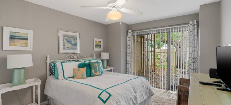 马蹄湾湖畔公寓度假屋(Lakeside condo Retreat in Horseshoe Bay)图片